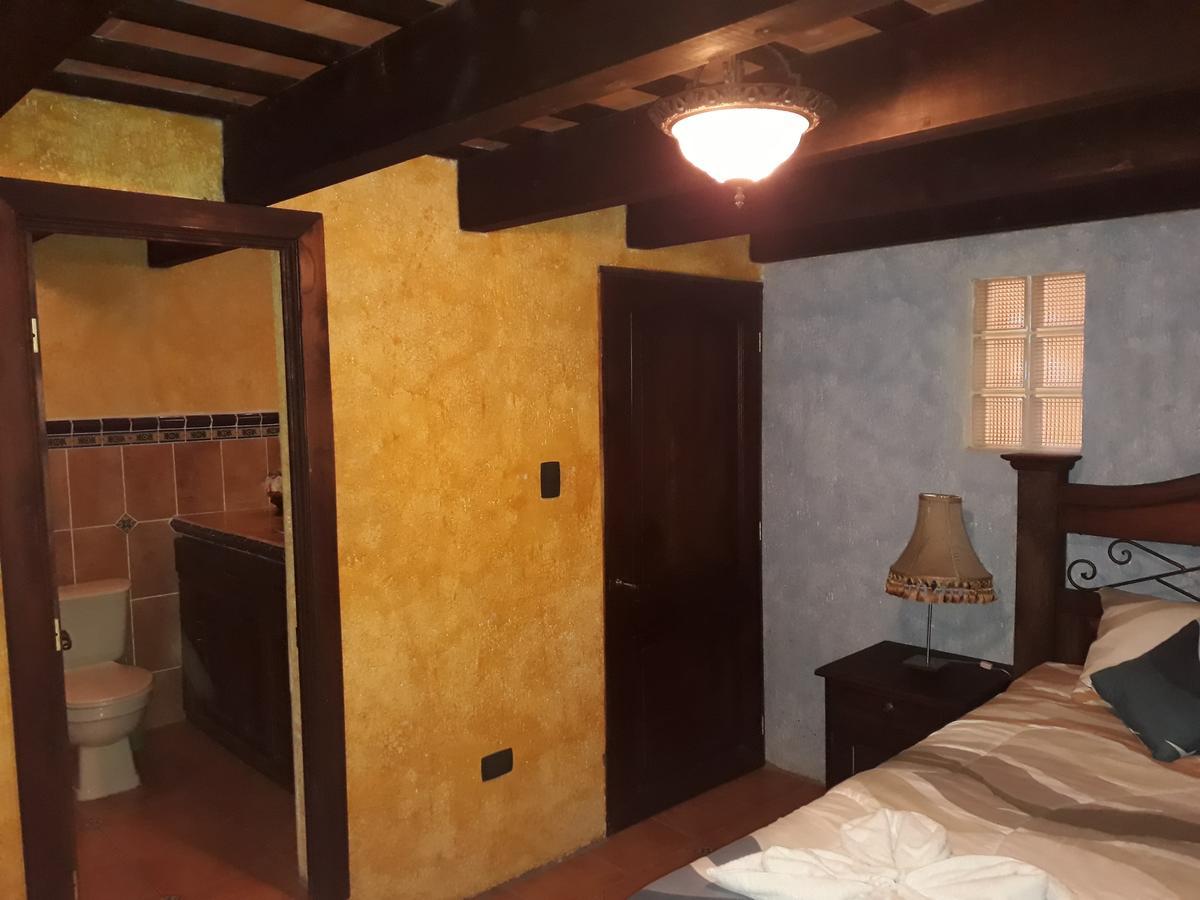 Hotel La Casita De Roca アンティグア・グアテマラ エクステリア 写真