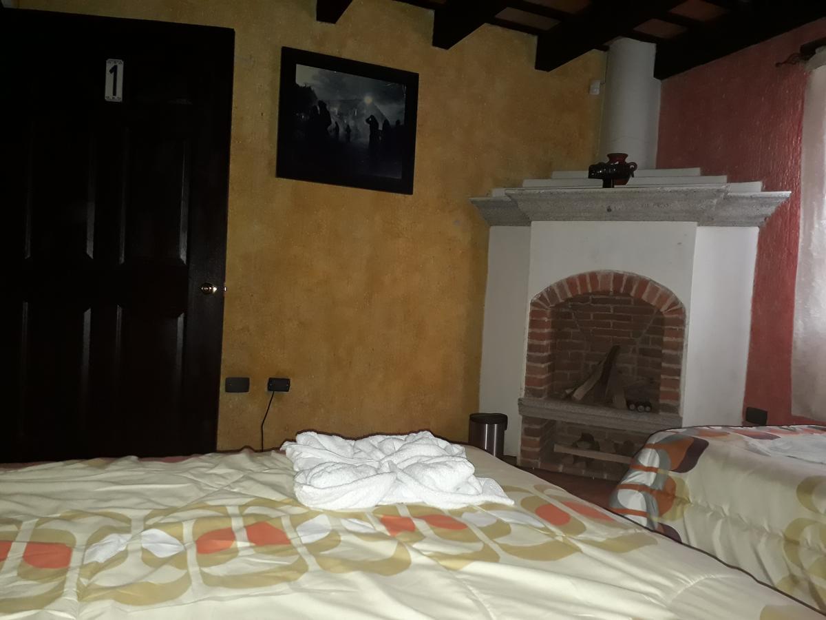 Hotel La Casita De Roca アンティグア・グアテマラ 部屋 写真